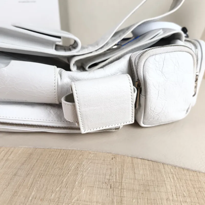 BALENCIAGA Shoulder Bag Superbusy Shoulder Bag White Waxed Leather Mini 33 × 11 × 12 cm — detail view 9 of 10