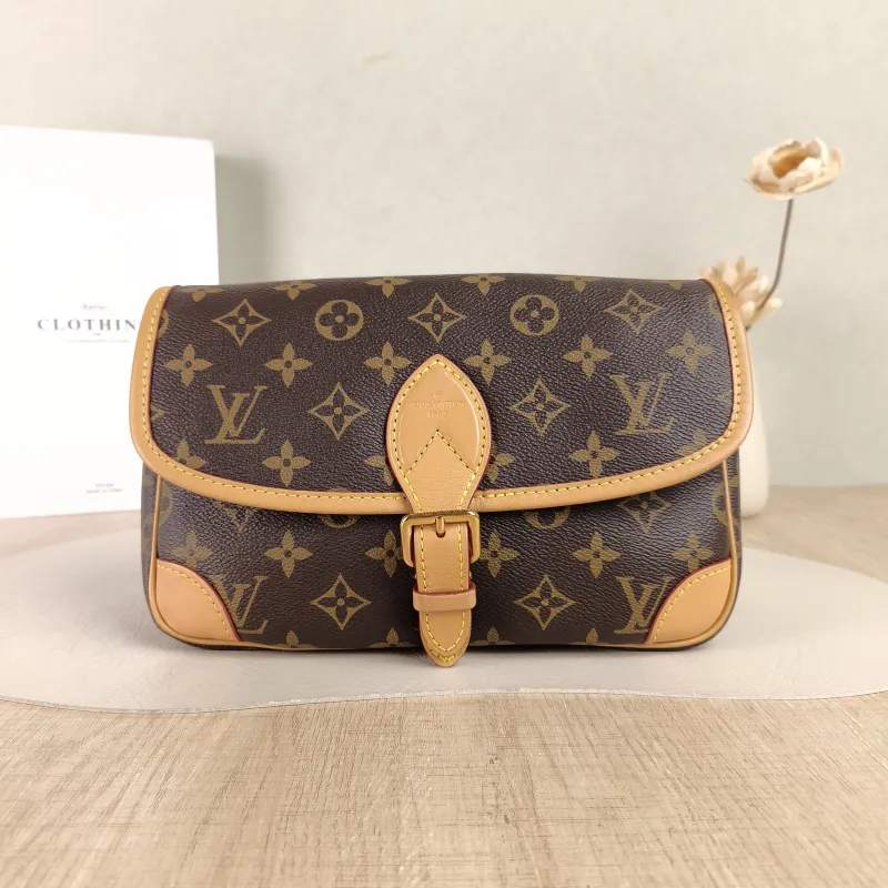 Louis Vuitton Crossbody Bag Diane Baguette Bag Shoulder Strap PVC Small24 × 9 × 15 cm