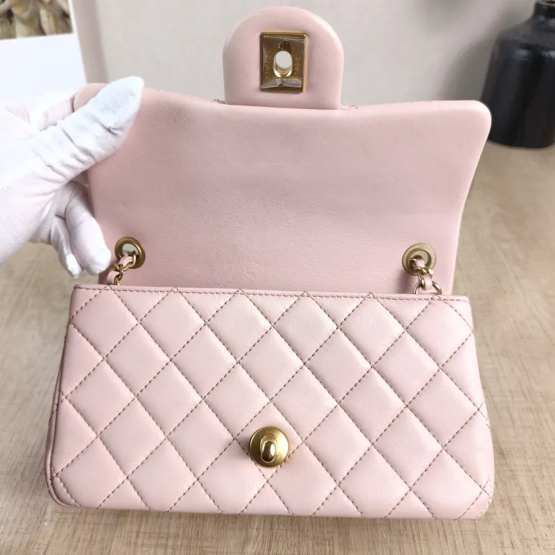 Chanel Crossbody Bag mini Pink Lambskin One Size 20 × 6 × 12 cm — detail view 6 of 14