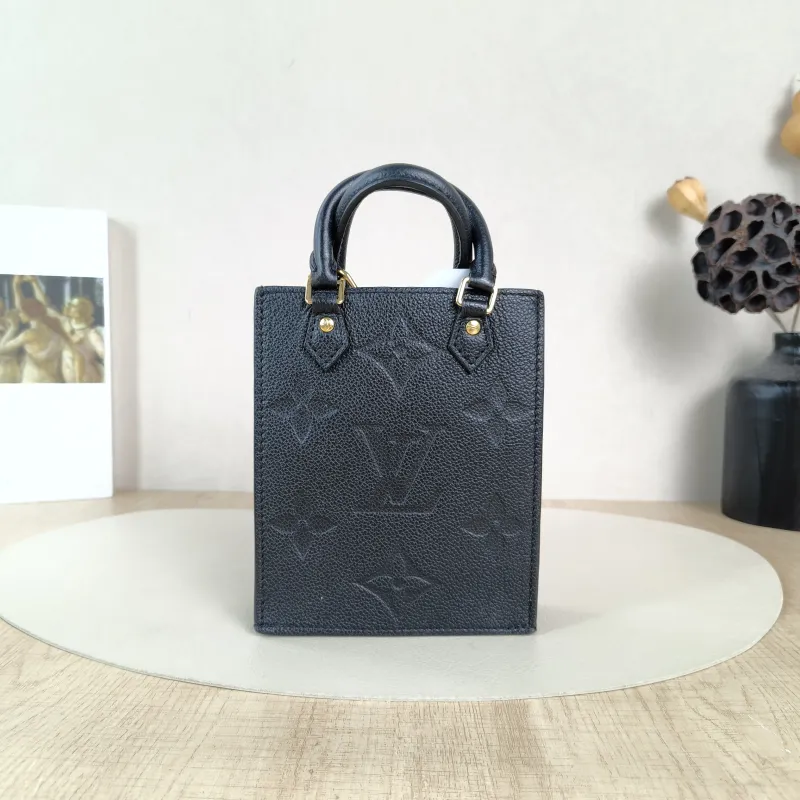 Louis Vuitton Crossbody Bag PETIT SAC PLAT Mini Black Calfskinmini14 × 5 × 17 cm