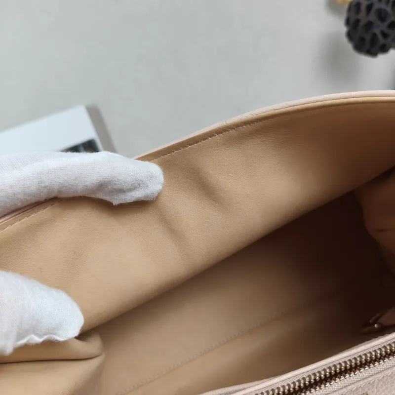 DELVAUX Top Handle Bag Brillant Pink Calfskin Medium29 × 15 × 22 cm — detail view 10 of 13