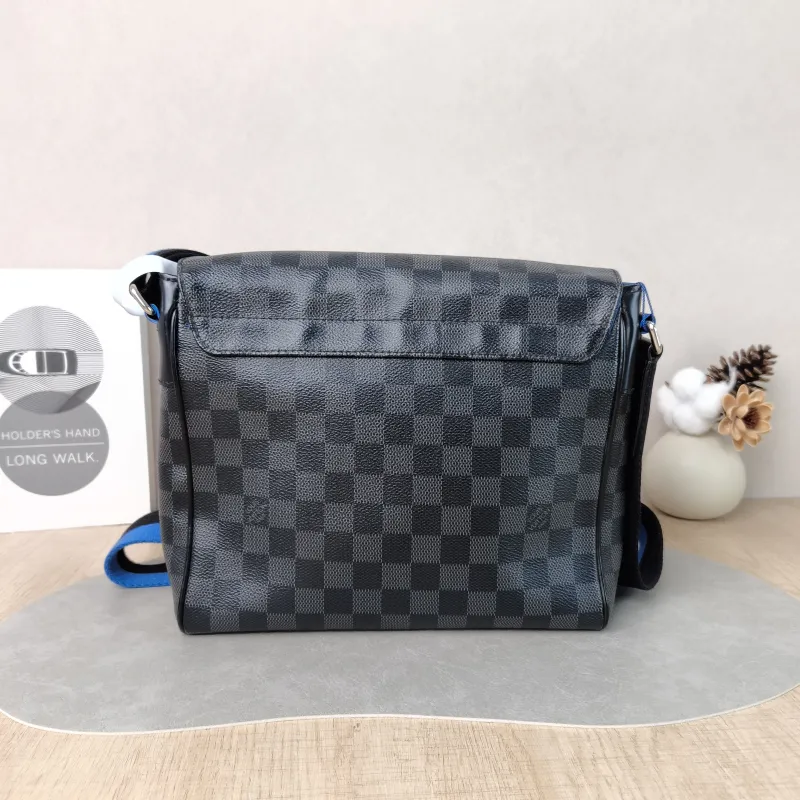 Louis Vuitton Crossbody Bag District Messenger Bag PVC Small 25 × 7 × 22 cm — cover view 3 of 5