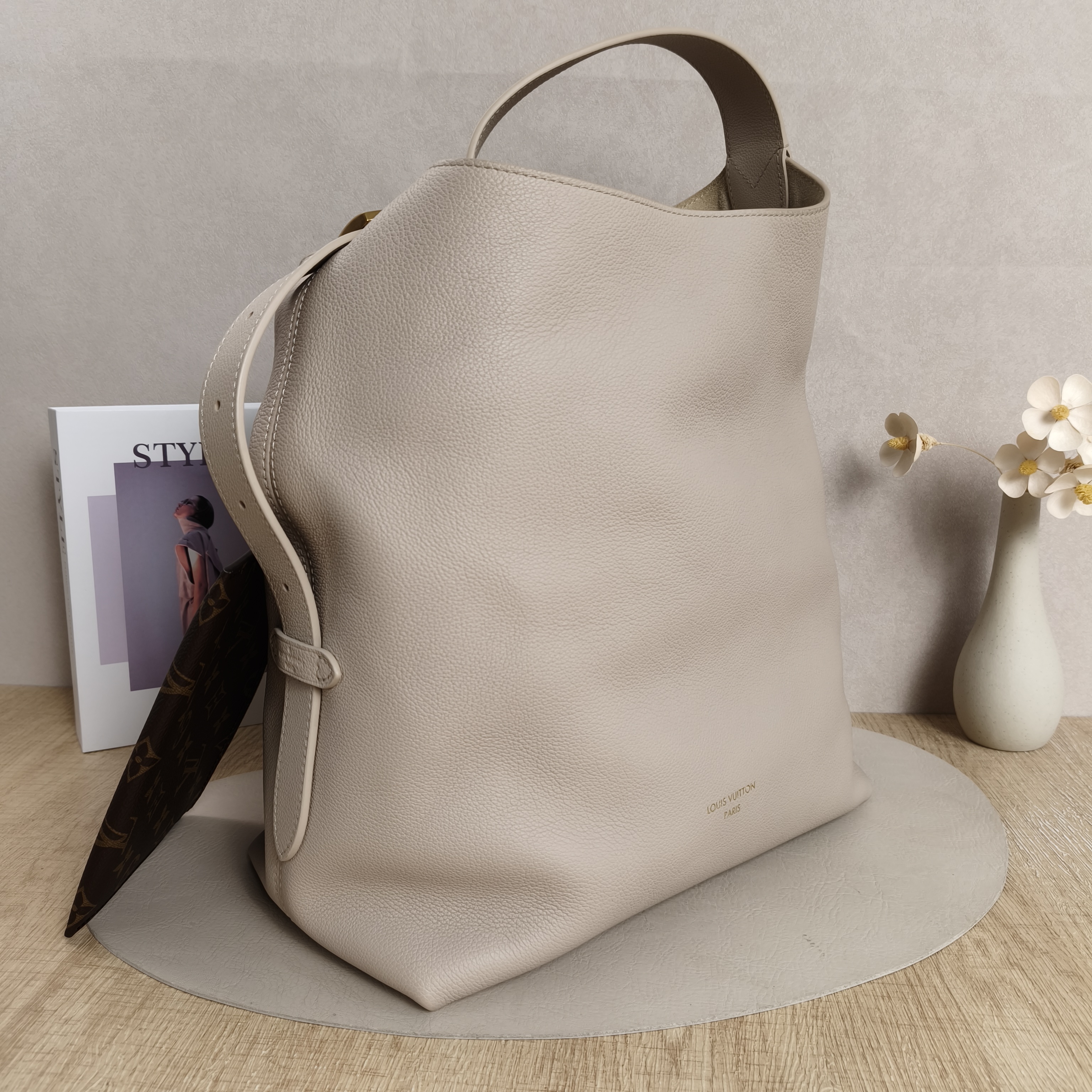 Louis Vuitton Shoulder Bag Low Key Hobo Shoulder Bag Calfskin Medium31 × 18 × 35 cm — cover view 10 of 10