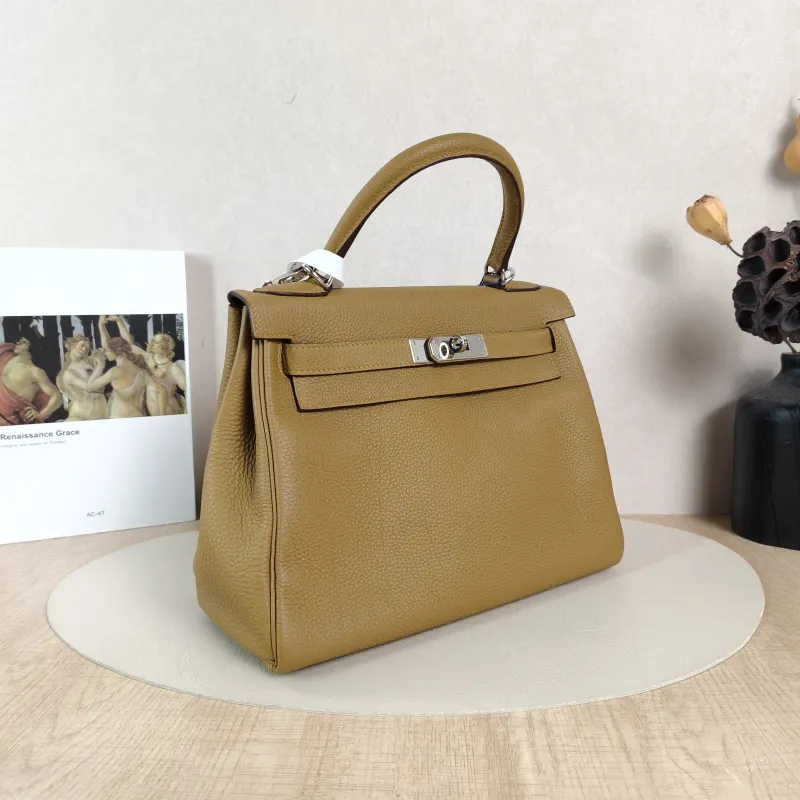 Hermès Shoulder Bag Kelly 28 Silver-Tone Hardware2S Togo Calfskin Medium28 × 10 × 22 cm — cover view 3 of 6