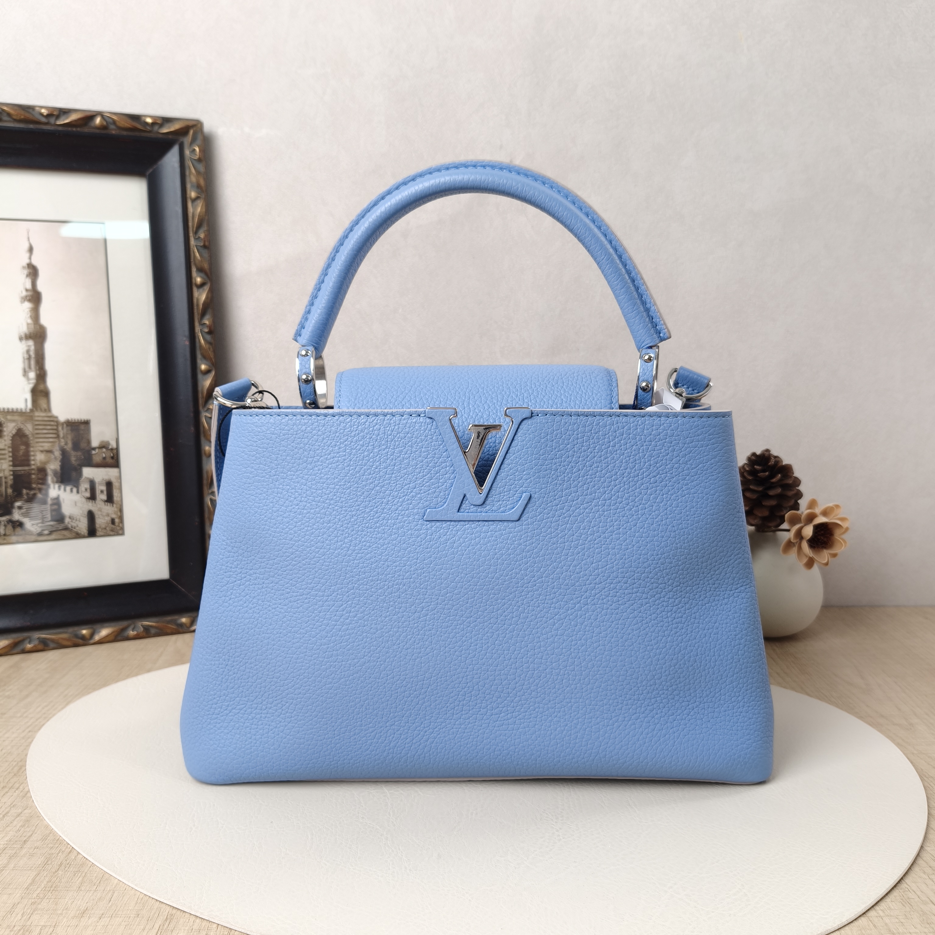 Louis Vuitton Top Handle Bag Capucines Blue Calfskin Medium31.5 × 11 × 20 cm