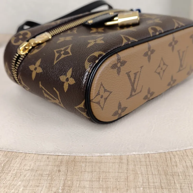 Louis Vuitton Shoulder Bag VANITY Cosmetic Bag Monogram PVC Small 19 × 6 × 12 cm — detail view 3 of 15