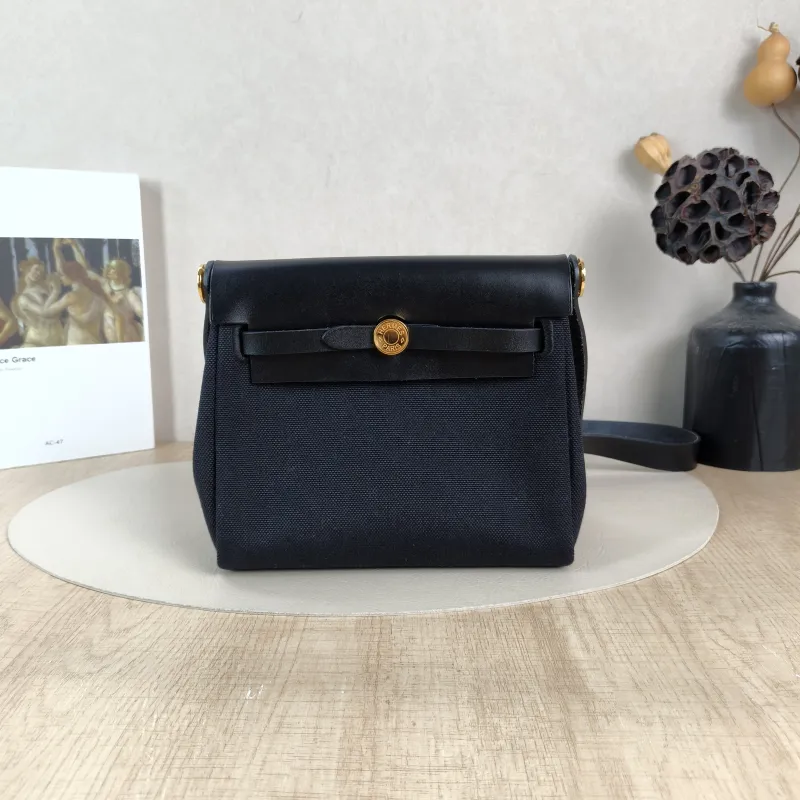 Hermès Crossbody Bag Herbag Zip 2089Black Calfskin，Canvasmini20.5 × 7 × 16.5 cm