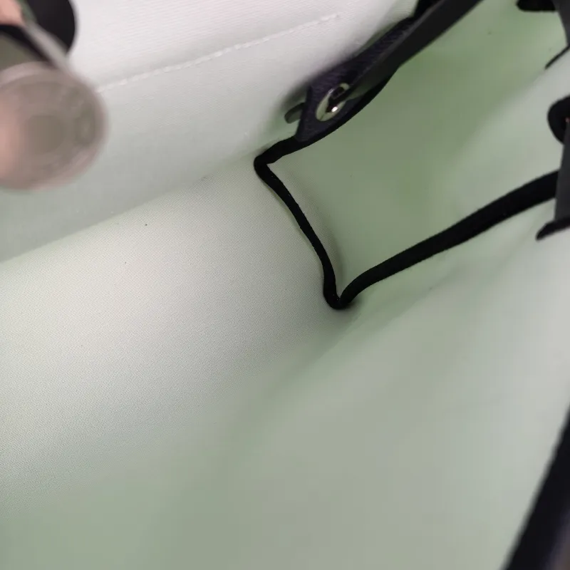 Hermès Shoulder Bag Herbag 31 Green Canvas Medium31 × 10 × 25 cm — detail view 3 of 14