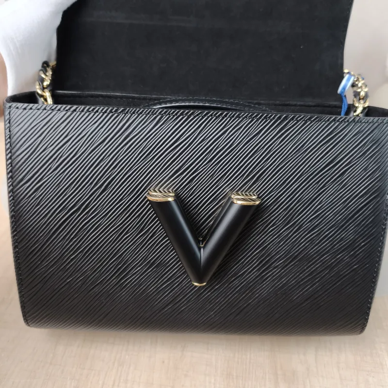 Louis Vuitton Crossbody Bag Twist Black Epi Embossed Calfskin Medium 23 × 9.5 × 17 cm — detail view 5 of 15
