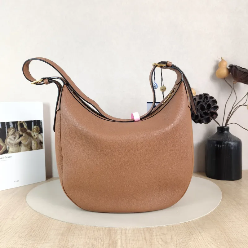CELINE Shoulder Bag HELOISE TRIOMPHE Calfskin Medium 28.5 × 8 × 30 cm — cover view 2 of 5