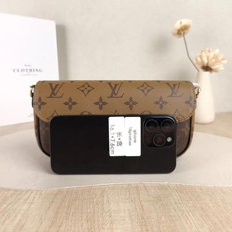 Louis Vuitton Crossbody Bag IVY Monogram PVC Small 23.5 × 4.3 × 12 cm — cover view 5 of 5