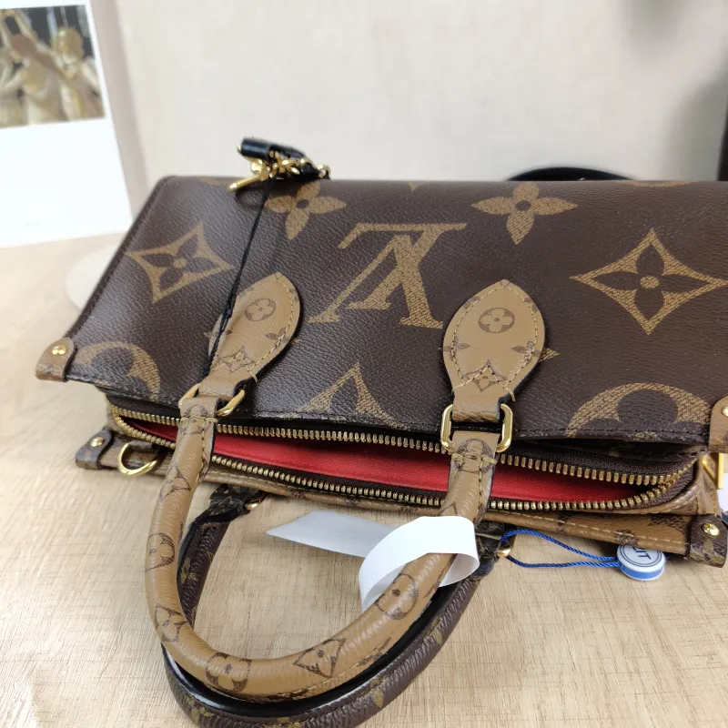 Louis Vuitton Crossbody Bag Onthego East West Two Straps Monogram PVC Small 25 × 10 × 13 cm — detail view 4 of 12