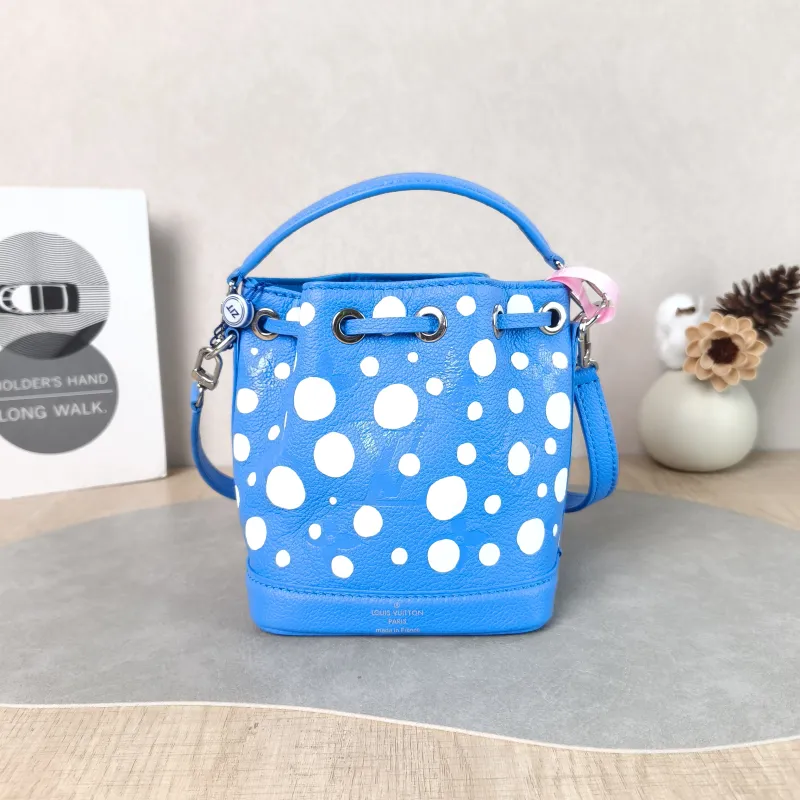 Louis Vuitton Shoulder Bag NANO NOÉ Bucket Bag Nano - Calfskin nano 13 × 10 × 16 cm — cover view 4 of 6