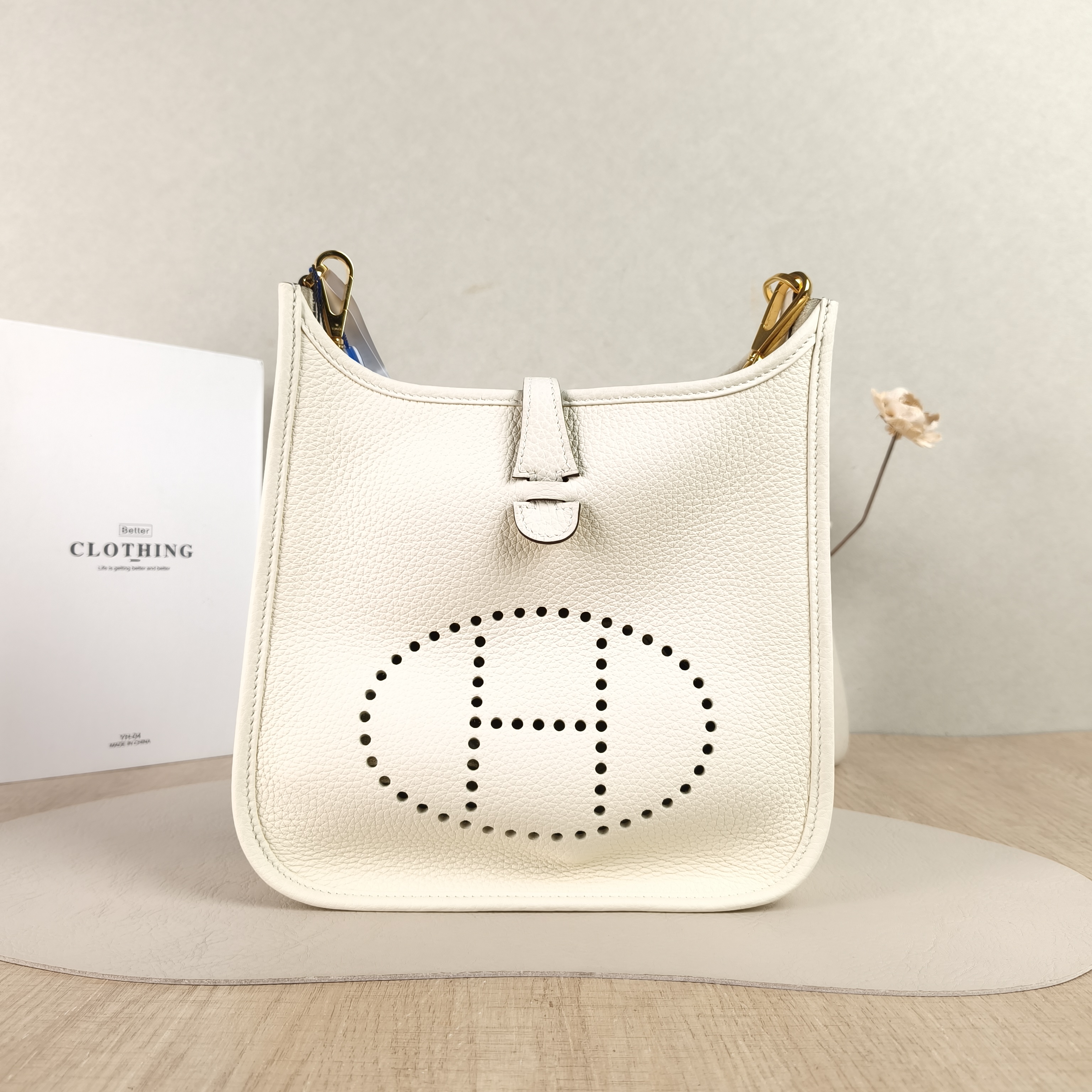 Hermès Crossbody Bag Evelyne 23 23I2 Taurillon Clemence TC Calfskin One Size23 × 6 × 24 cm