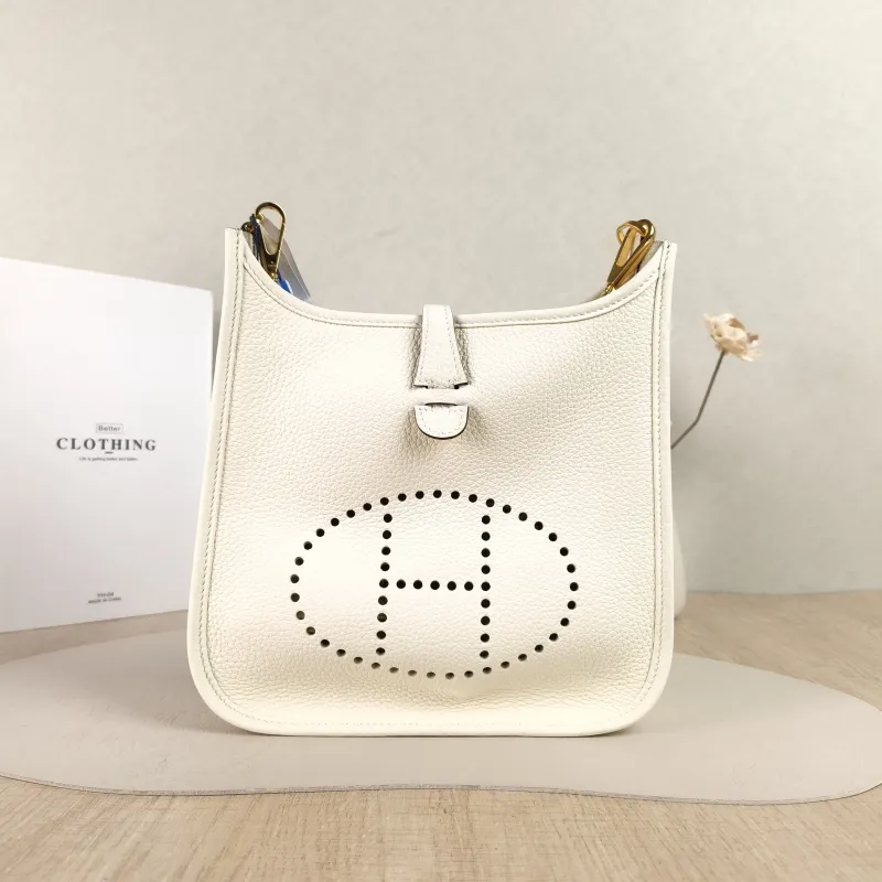 Hermès Crossbody Bag Evelyne 23 23I2 Taurillon Clemence TC Calfskin One Size23 × 6 × 24 cm