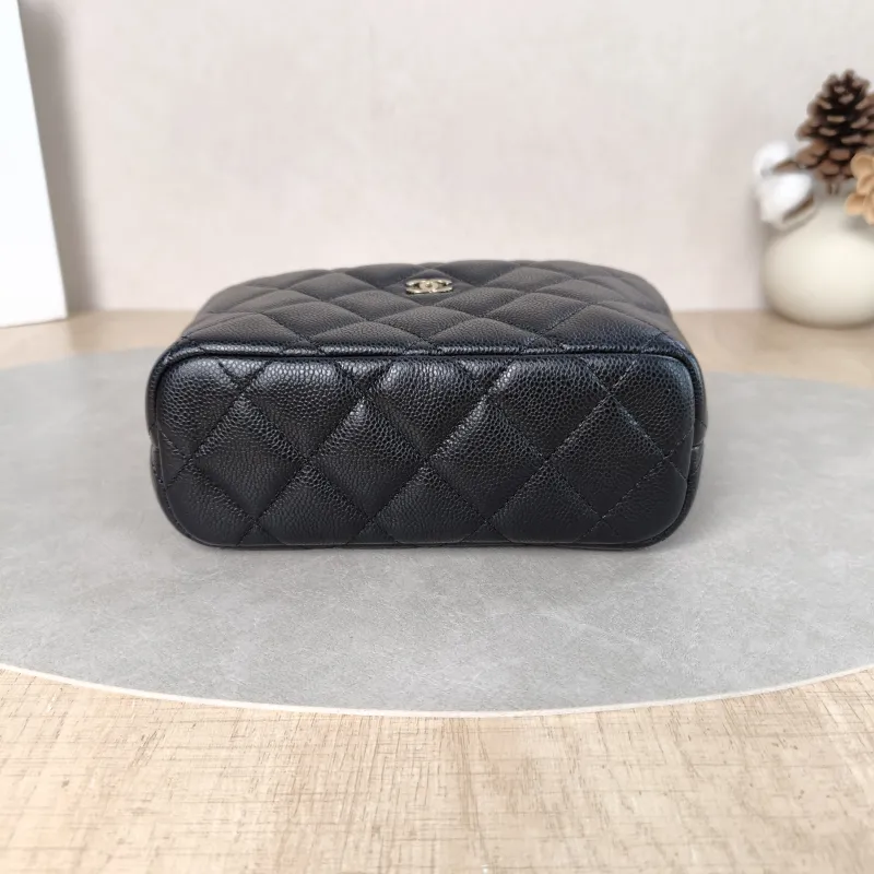 Chanel Crossbody Bag25c Vanity Case Bag Black Grained Calfskin15.5 × 6 × 12 cm — cover view 3 of 6
