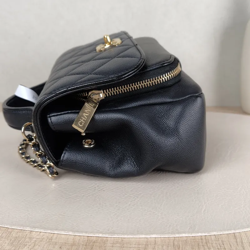 Chanel Crossbody Bag affinity Messenger Bag Black with Gold-Tone Hardware Grained Calfskin Small 19 × 7 × 14 cm 27 — detail view 12 of 16
