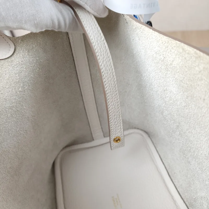 Hermès Top Handle Bag Picotin Lock 18 18 M4 Taurillon Clemence TC Calfskin Small 18 × 13 × 18 cm W — detail view 7 of 11