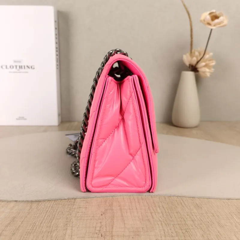 BALENCIAGA Shoulder Bag CRUSH Chain Bag Neon Pink Calfskin Small25 × 8 × 15 cm — detail view 2 of 14