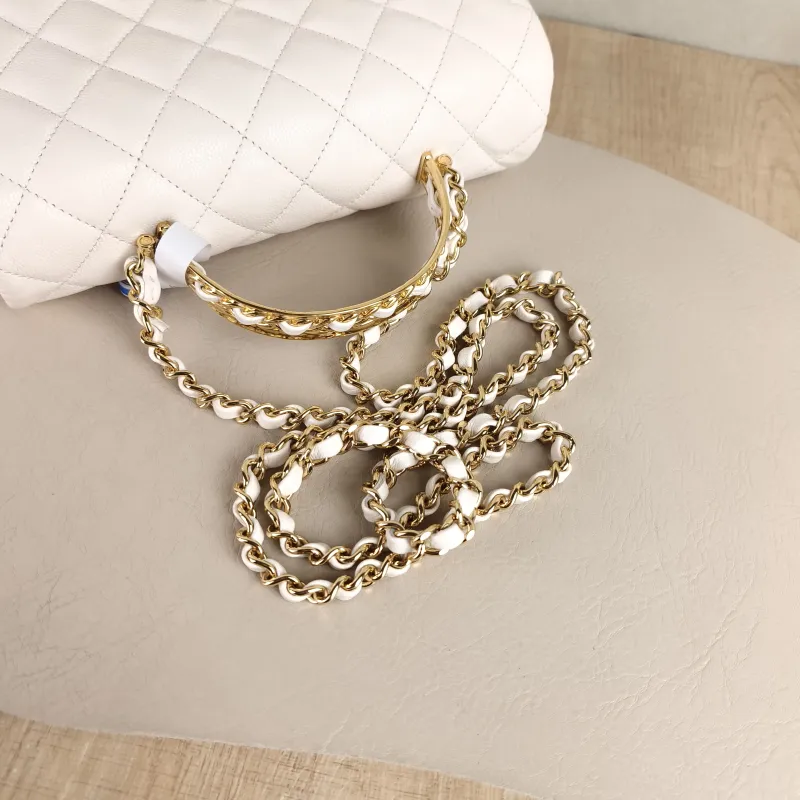 Chanel Crossbody Bag Handle White Grained Calfskin One Size 22 × 7 × 14 cm — detail view 3 of 13