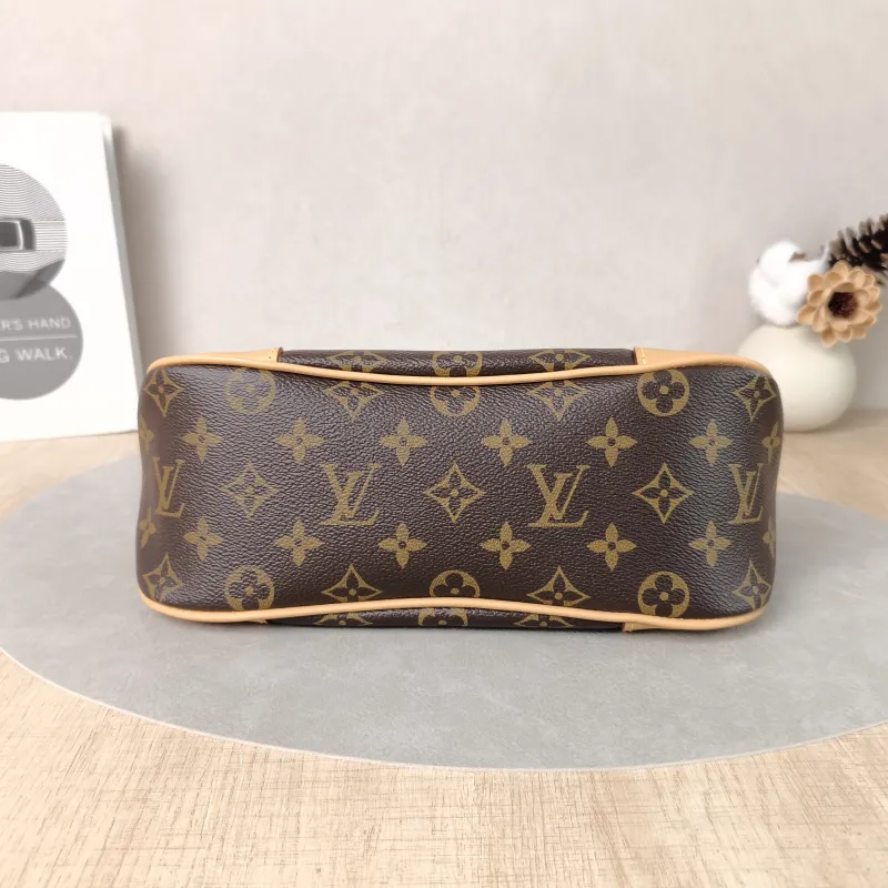 Louis Vuitton Crossbody Bag Boulogne PVC Small 26 × 9.5 × 16 cm — cover view 2 of 6