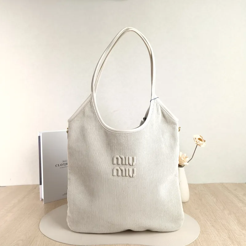 Miumiu Shoulder Bag IVY Tote Shopping Tote White Medium35*40