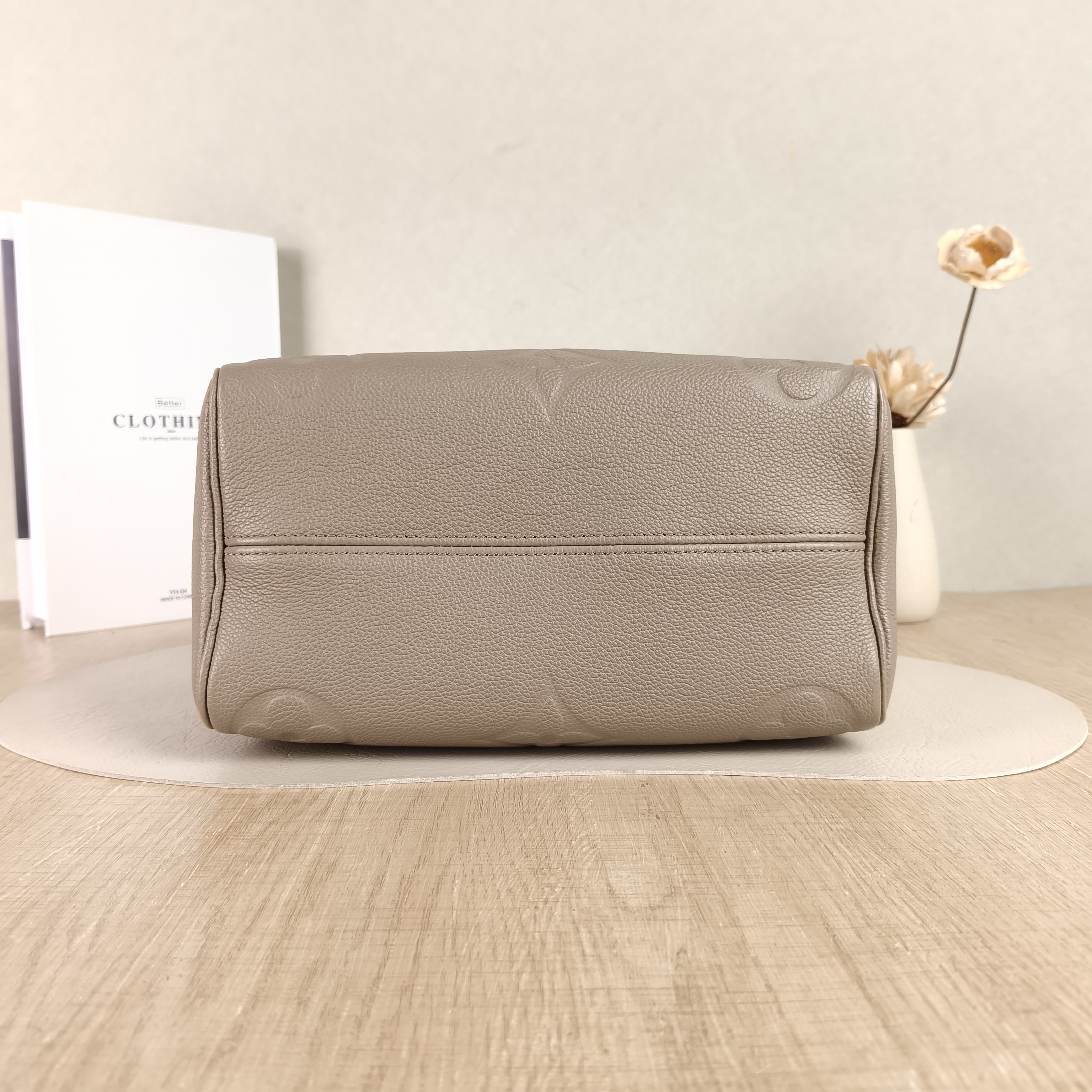 Louis Vuitton Crossbody Bag Speedy25 Empreinte Embossed Calfskin Medium25 × 15 × 19 cm — cover view 2 of 5