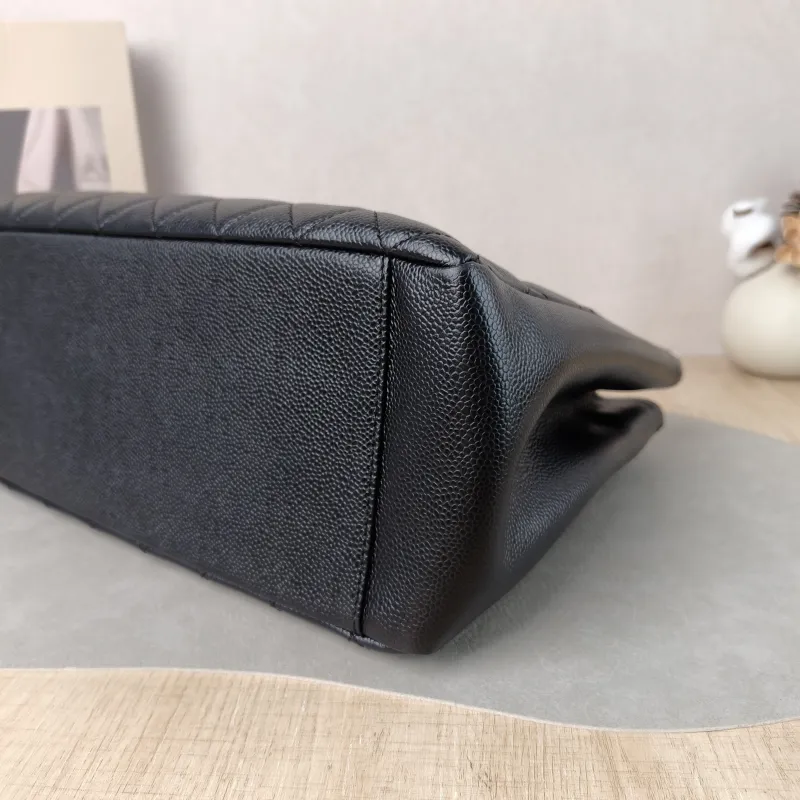 Chanel Shoulder Bag Grand Shopping Tote​ GST Shopping Tote Black Grained Calfskin Large 33 × 13 × 24 cm 15 — detail view 2 of 15