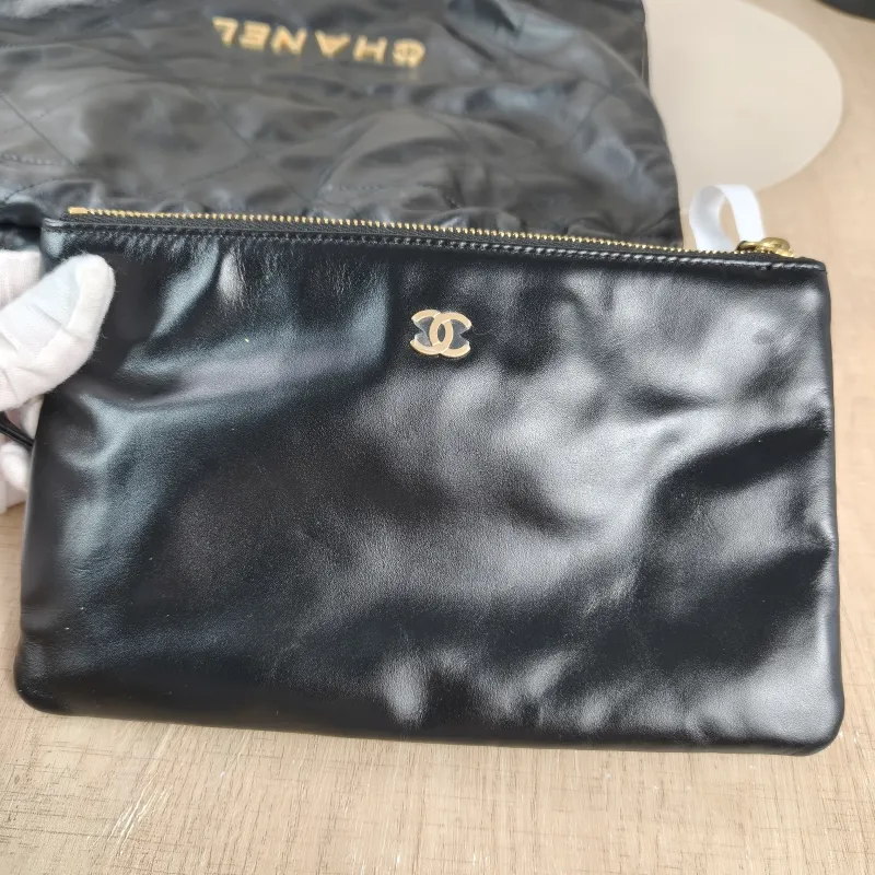 Chanel Shoulder Bag 22Bag Black CC alfskin Small 35 × 7 × 37 cm — detail view 7 of 12