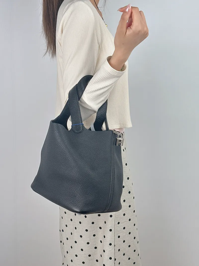 Hermès Top Handle Bag Picotin Lock 22 22 Black TC Calfskin Medium 22 × 18 × 21 cm x — on-model view 2 of 2