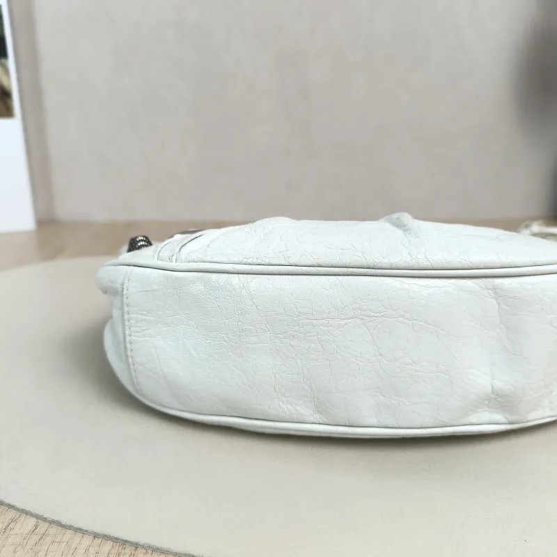 BALENCIAGA Crossbody Bag LE CAGOLE White Lambskin XS26 × 7 × 16 cm — detail view 4 of 13