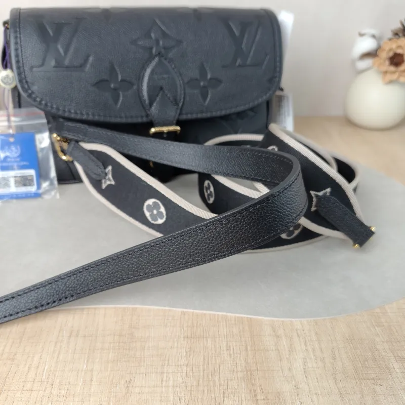 Louis Vuitton Crossbody Bag Diane Baguette Bag Black Monogram Empreinte Embossed Calfskin Small 24 × 9 × 15 cm — detail view 11 of 13