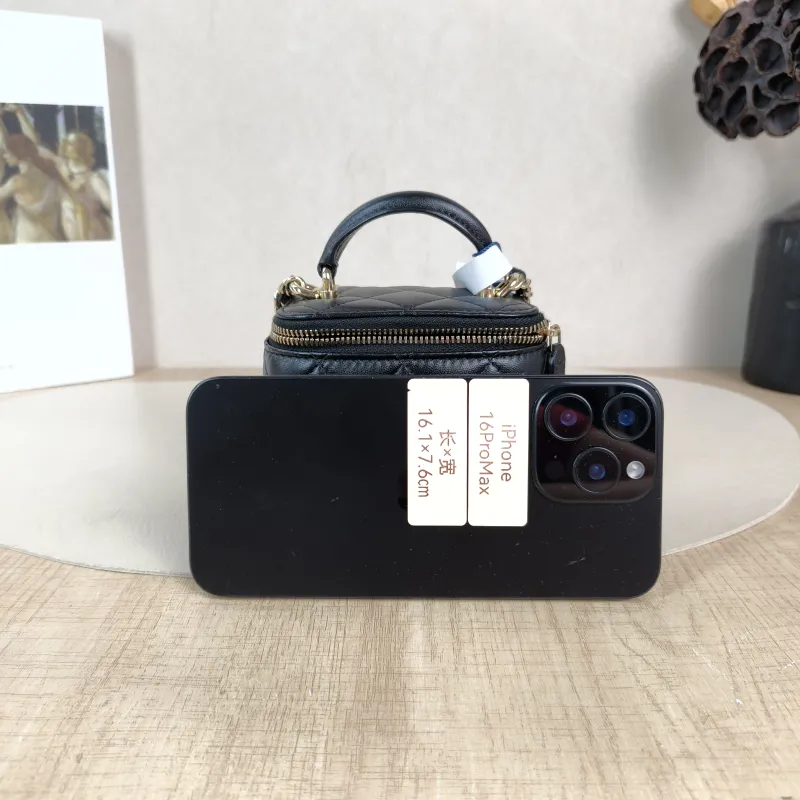 Chanel Crossbody Bag Edition Black Lambskin11 × 7 × 9 cm — cover view 6 of 6