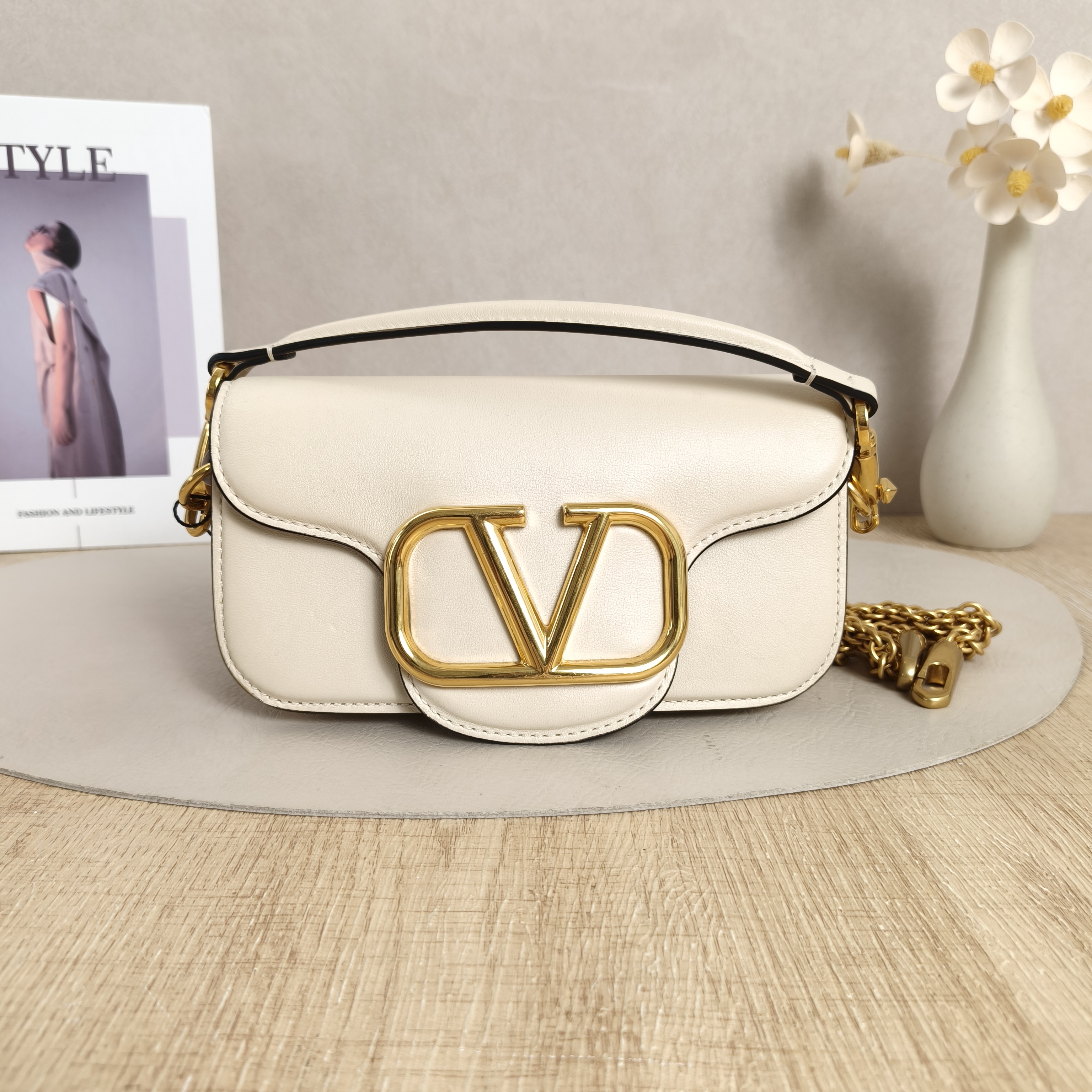 Valentino Shoulder Bag Rockstud Spike Shoulder Bag White Calfskin One Size19.5 × 5 × 11 cm