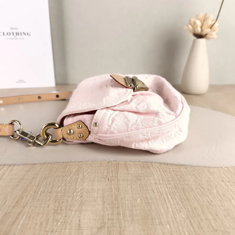 Louis Vuitton Shoulder Bag Sunset Pink 27 × 3 × 18 cm — detail view 10 of 12