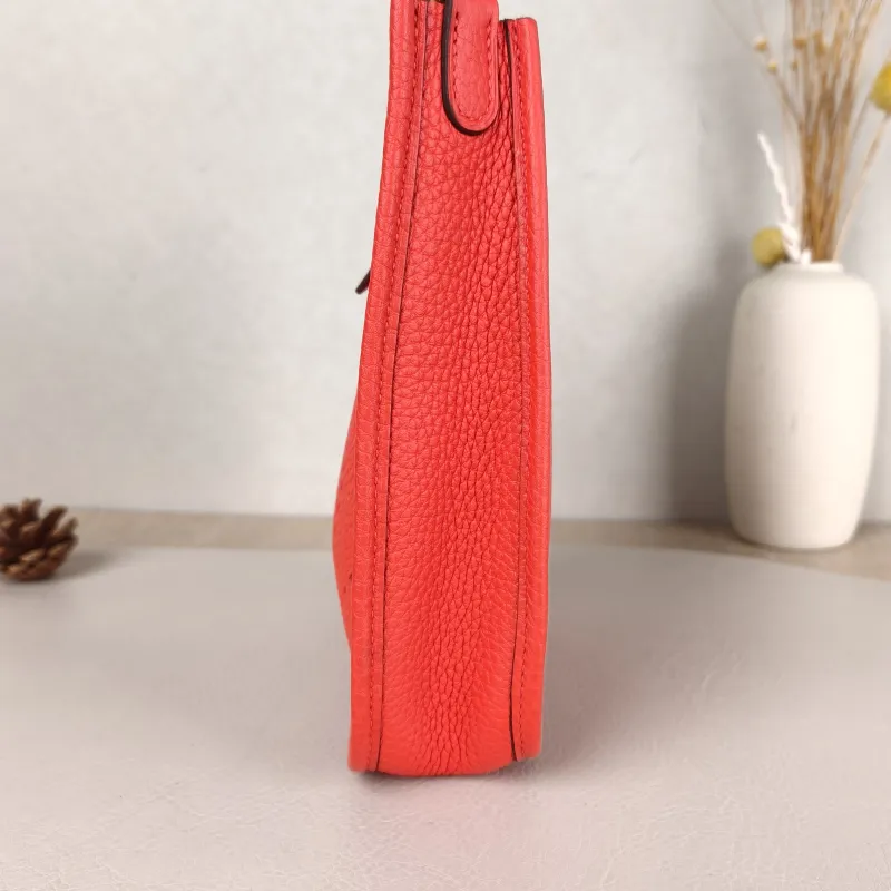 Hermès Crossbody Bag Evelyne Mini 16 Mini 16 S3 Red TC Calfskin Mini 17 × 5.5 × 18 cm Y — detail view 8 of 8