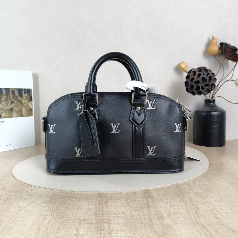 Louis Vuitton Shoulder Bag Alma East West Black Calfskin One Size31 × 10 × 18 cm
