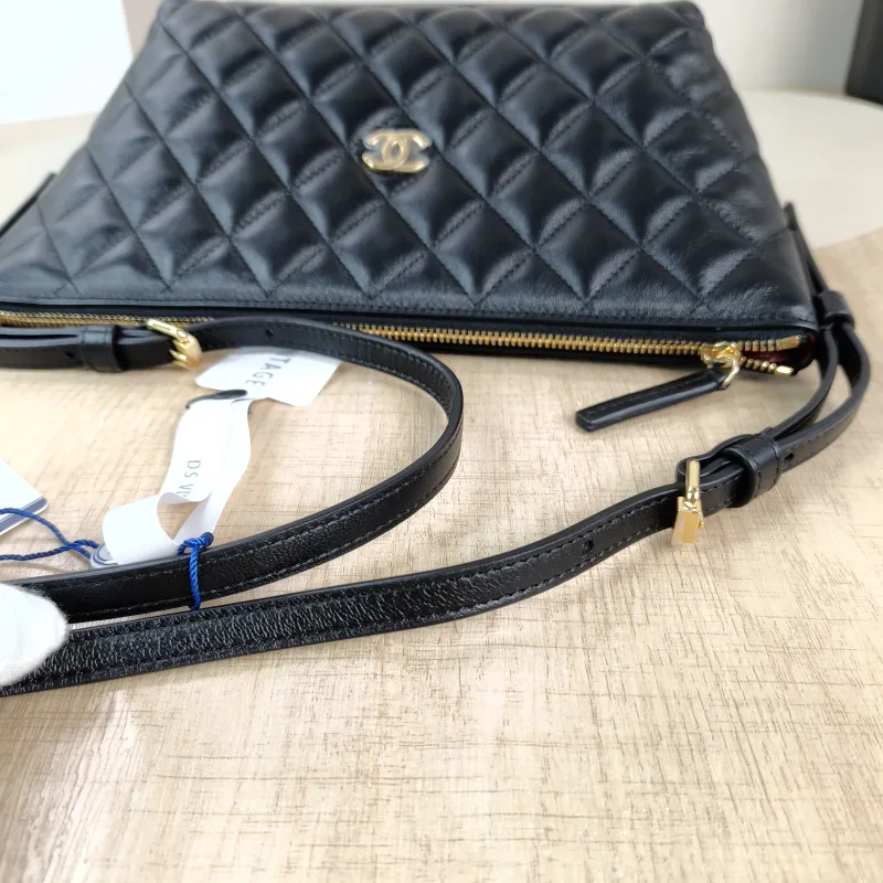 Chanel Crossbody Bag Hobo Vanity Case Bag Black Lambskin One Size19 × 8 × 14 cm — detail view 8 of 11