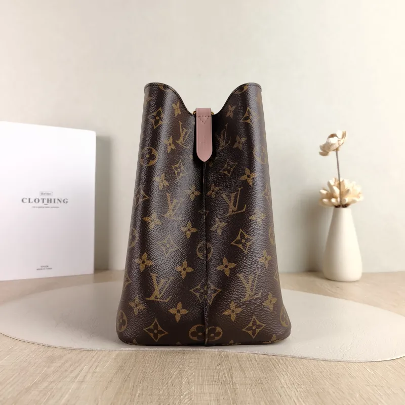 Louis Vuitton Shoulder Bag NÉONOÉ Bucket Bag PVC Medium 26 × 17.5 × 26 cm — detail view 2 of 9