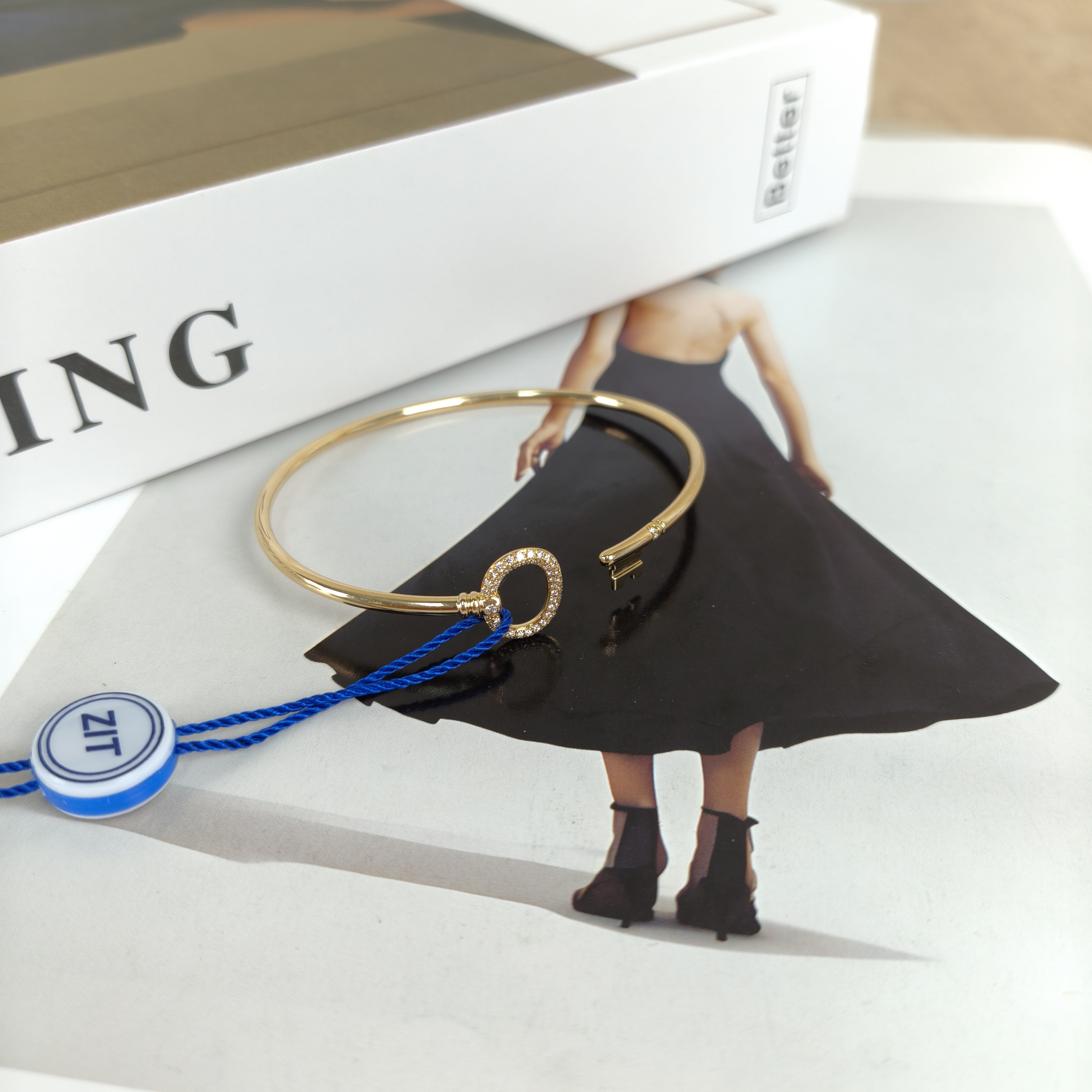 Tiffany&Co. Keys Collection Bangle Medium18k · Box · 18㎝ — cover view 3 of 9