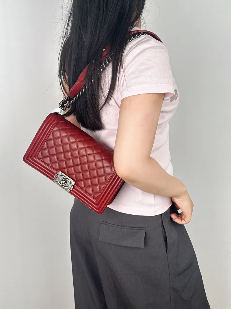 Chanel Crossbody Bag Le Boy​Red Calfskin Medium25 × 9 × 15 cm — on-model view 2 of 2
