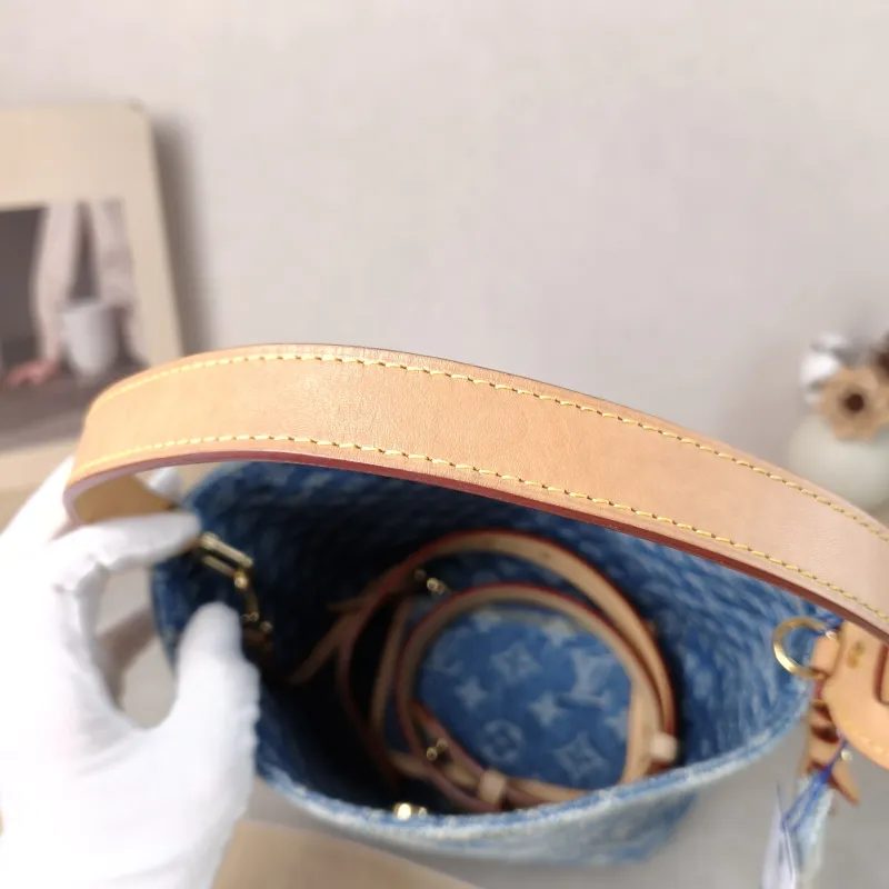 Louis Vuitton Top Handle Bag ALL IN BB Blue BB 16 × 12 × 18 cm — detail view 5 of 17