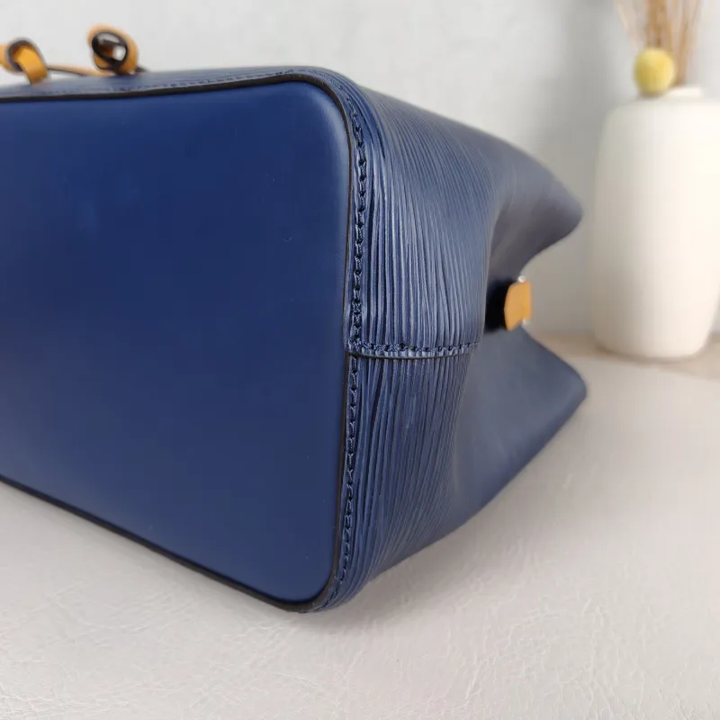Louis Vuitton Crossbody Bag NÉONOÉ Bucket Bag BB Blue · Yellow Epi Embossed Calfskin BB 20 × 13 × 20 cm — detail view 10 of 12