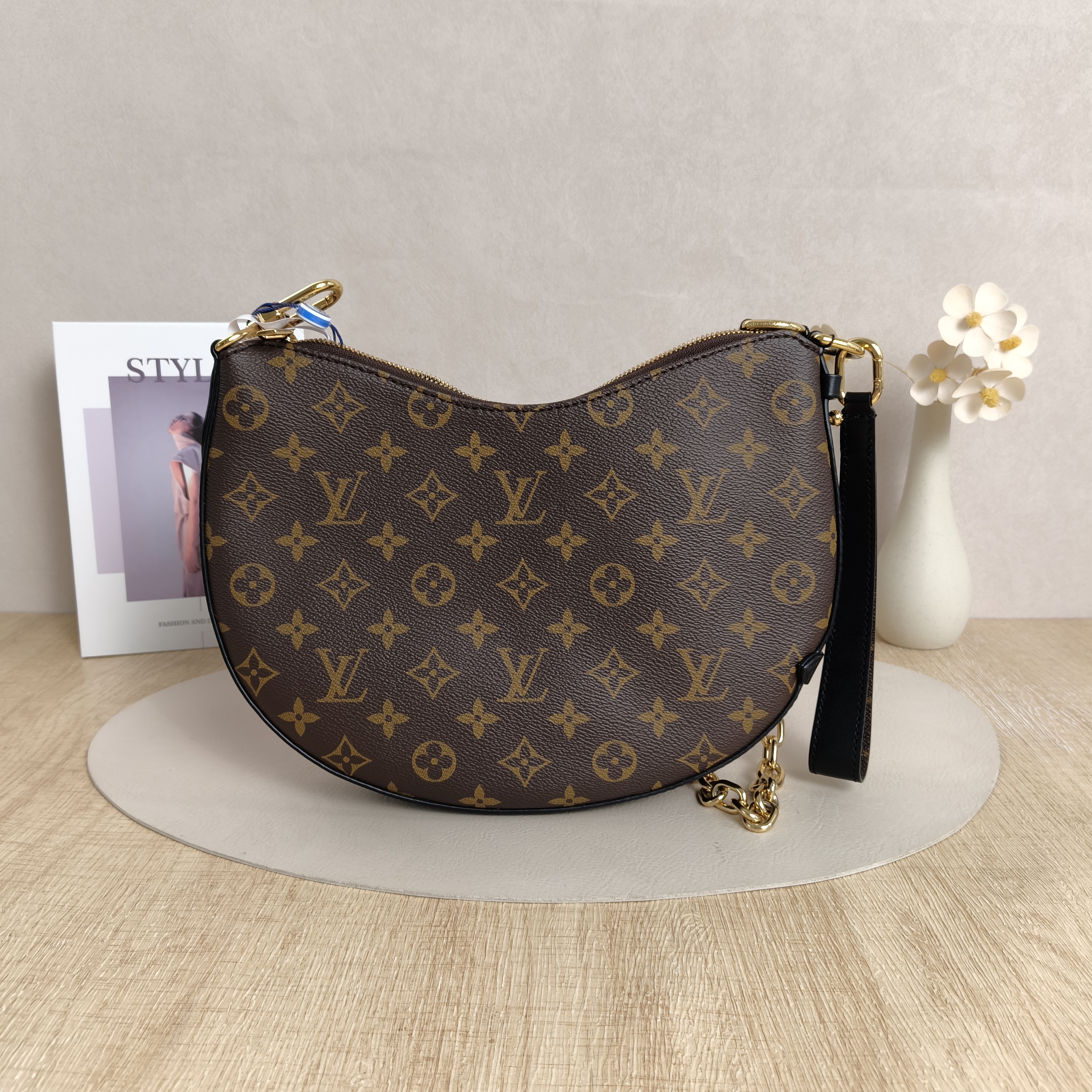 Louis Vuitton Shoulder Bag COOKIE Monogram PVCBB28.5 × 5 × 19 cm