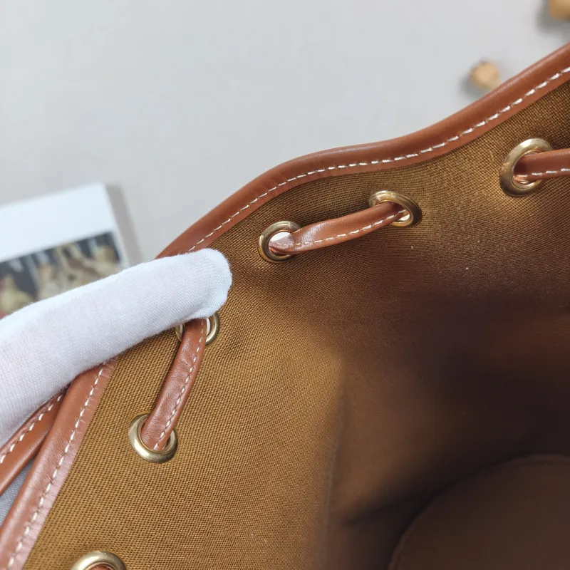 CELINE Crossbody Bag Triomphe Bucket Bag Monogram PVC Small14 × 14 × 21 cm — detail view 6 of 10