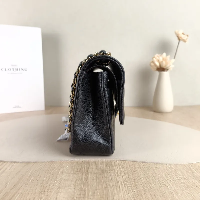 Chanel Crossbody Bag Classic Flap CF Black Grained Calfskin Medium 25.5 × 6.5 × 15.5 cm — detail view 4 of 14