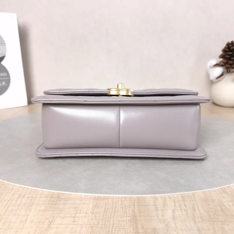Chanel Crossbody Bag woc Calfskin Medium22 × 8 × 14.5 cm — cover view 4 of 6