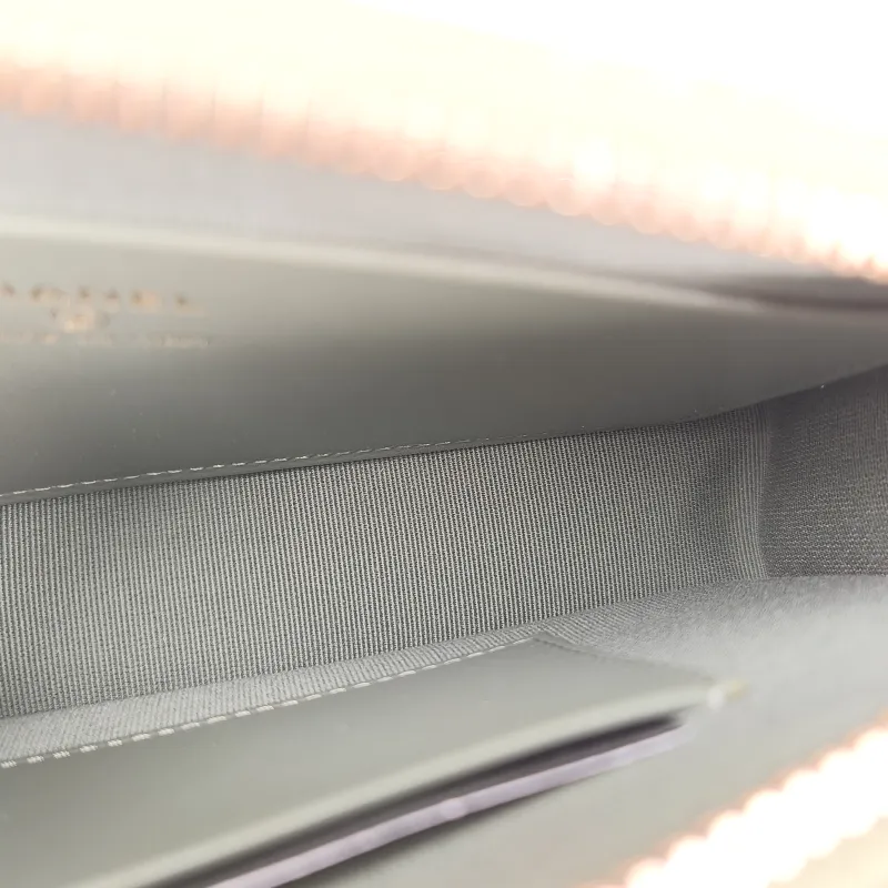 Chanel Crossbody Bag Green Grained Calfskin One Size 21 × 5 × 12 cm — detail view 8 of 12