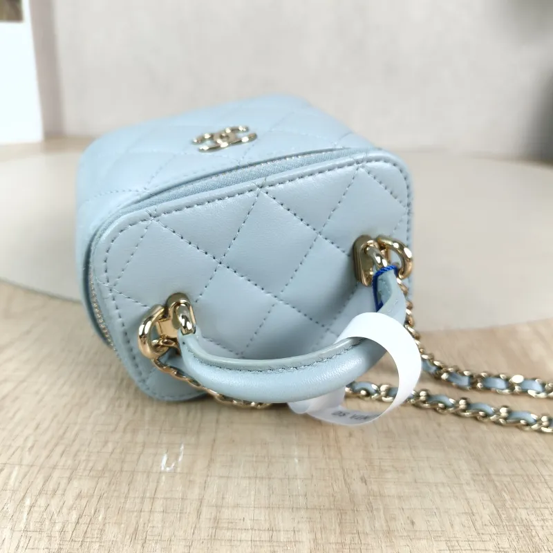 Chanel Crossbody Bag Edition Blue Lambskin One Size10 × 7 × 9 cm — detail view 1 of 14