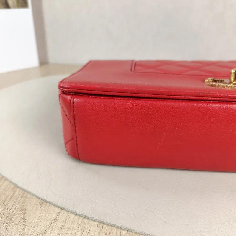 Chanel Crossbody Bag C Crossbody Bag Red Calfskin One Size25 × 6 × 15 cm — detail view 11 of 13